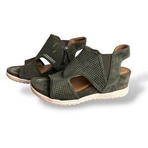 Sofft Shandi Perforated Suede Sandal Olive Green Wedge Sz 7.5 Ankle Zipper